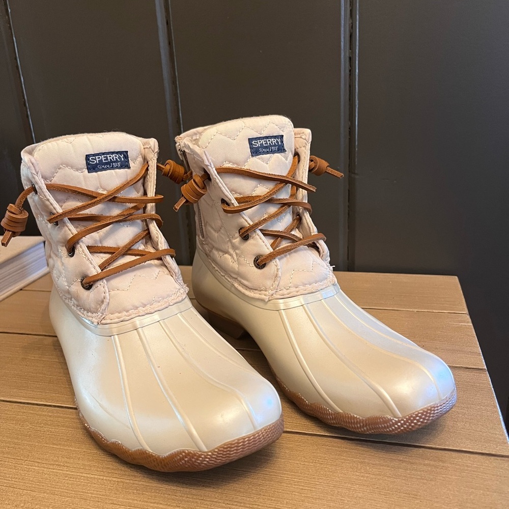 Sperry Women's rain Boots - Cream and Tan